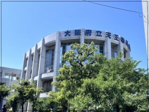 高校初めての三者懇談で今後の進路を話し合う